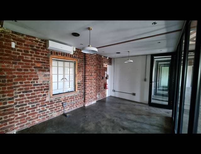 303M² OFFICE FOR SALE IN WOODSTOCK